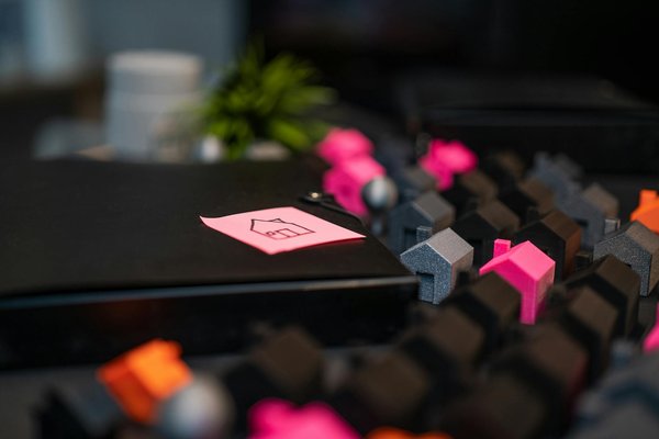 What are the key steps to crafting a delicious steak and kidney pie?